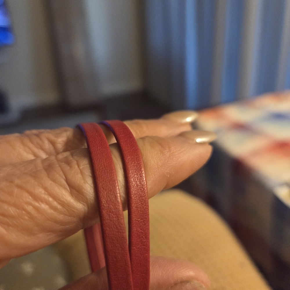 Selvador Ferregamo Red Leather Bracelet with Gold Clasp - Picture 8 of 8